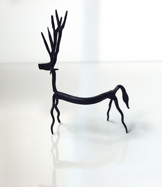 metal-sculpture-640x480-77940722.jpeg