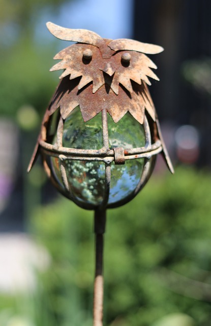 Contemporary Metal Art: Fusion of Functionality and Aesthetics in Home Decor