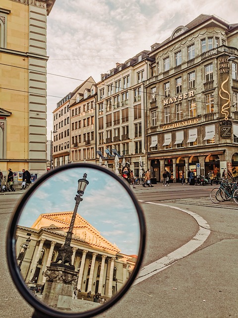 mirror-640x480-8842495.jpeg