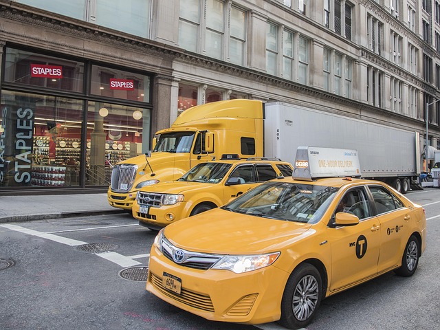 Insuring Small Fleet Trucks: Strategies & Technology for Efficient Coverage