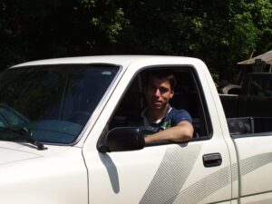 truck-trucking-truck-driver-640x480-90240375.jpeg