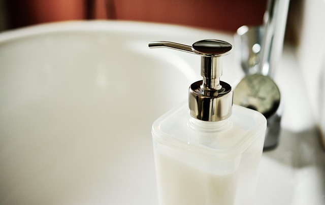 bathroom-640x480-2317888.jpeg