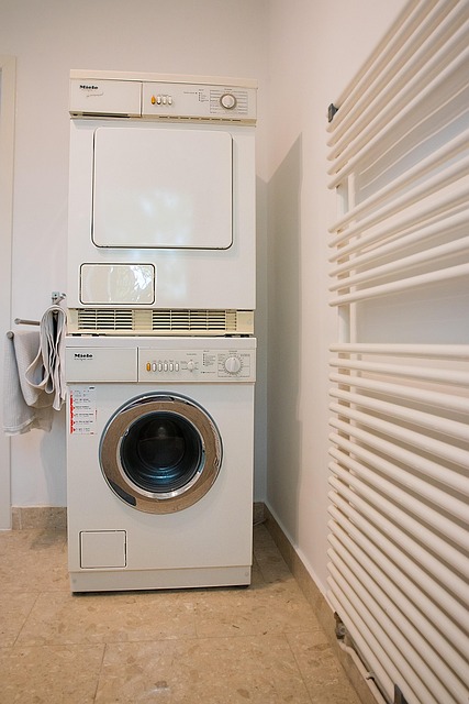 bathroom-640x480-55610862.jpeg