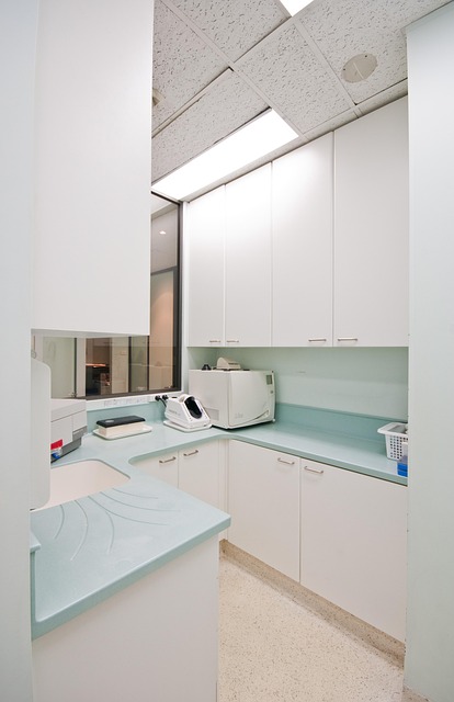 cabinet-countertop-640x480-33276465.jpeg