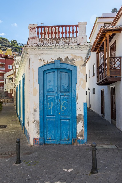 Expert Tips: Choosing Safe, Stylish Entry Doors for Your Home