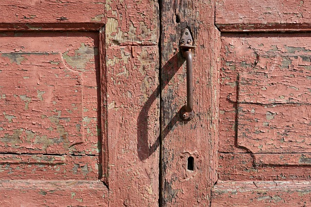 door-640x480-6217378.jpeg