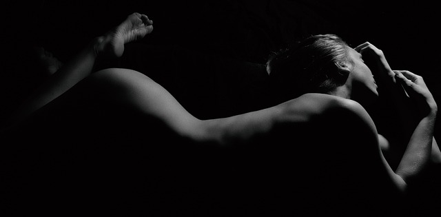 Head-to-Toe Waxing: Understanding and Promoting Natural Hair Regrowth