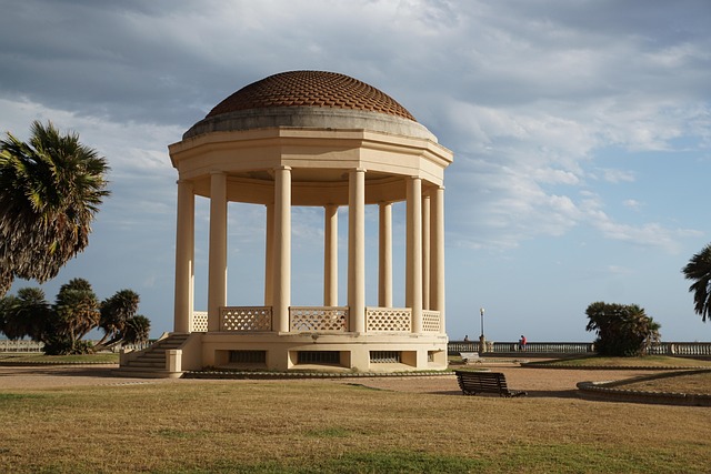 gazebo-640x480-50233899.jpeg