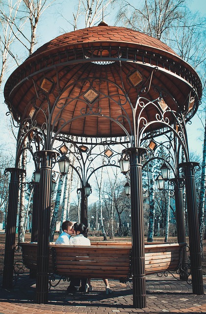 gazebo-640x480-69009573.jpeg