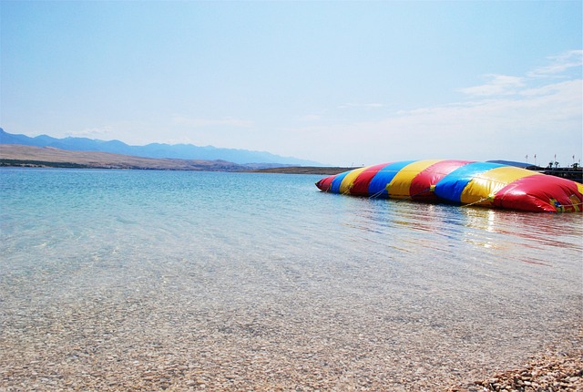 inflatable-water-slides-640x480-83456686.jpeg