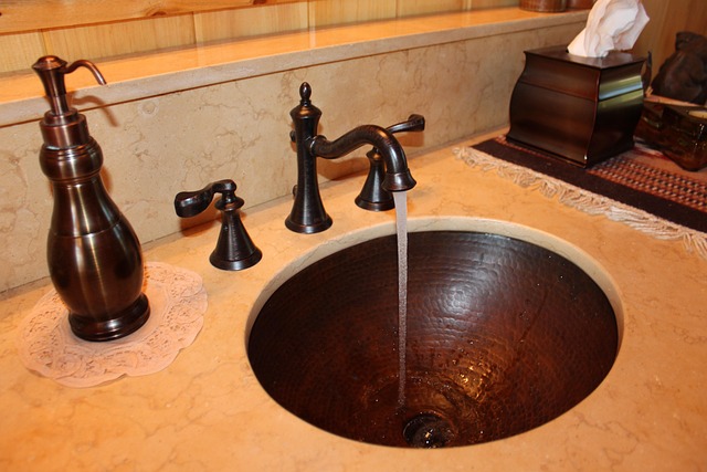 kitchen-faucet-640x480-49617652.jpeg
