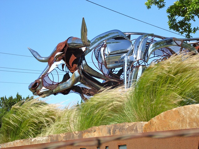 metal-sculpture-640x480-85201296.jpeg