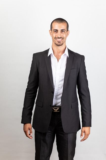 Men’s Full-Body Smooth Waxing: DIY vs. Professional Pros and Cons