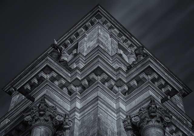 roof-640x480-37192996.jpeg