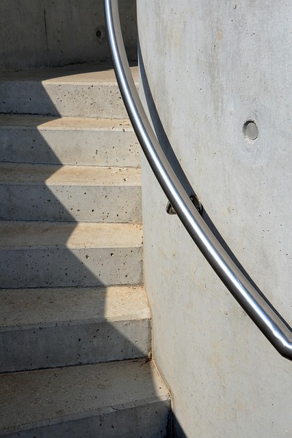 Elevate Your Stairs: Timeless Materials for Durability & Modern Beauty