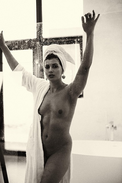 bathroom-shower-640x480-36524972.jpeg