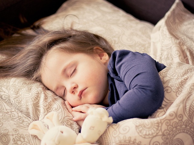Unwinding Through Sensory Deprivation: Float Therapy for Deep Relaxation and Better Sleep