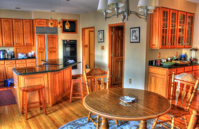 kitchen-cabinet-640x480-73916855.jpeg