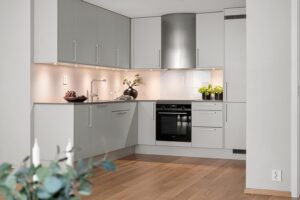 kitchen-cabinet-640x480-8193180.jpeg