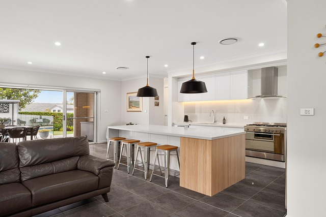 kitchen-cabinet-640x480-84211109.jpeg