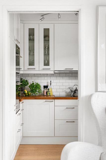 kitchen-sink-640x480-25938161.jpeg