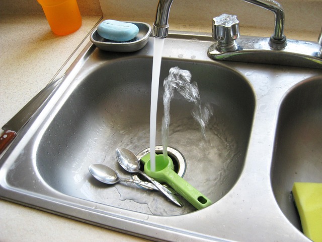 kitchen-sink-640x480-66503288.jpeg