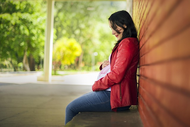 Navigating Egg Donation: Fresh vs Frozen for Older Women