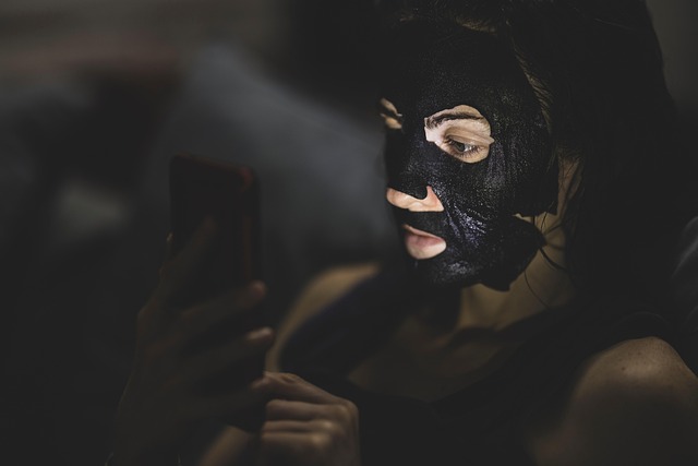 sensitive-skin-facials-640x480-65176524.jpeg