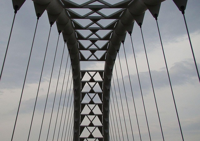 Realistic Bridge Rendering: Load & Seismic Simulations Unveiled