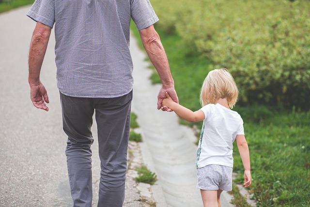 Navigating Surrogacy & Legal Rights for Single Fathers